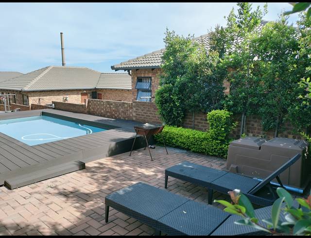 3 BEDROOM FREEHOLD FOR SALE IN DIE HEUWEL